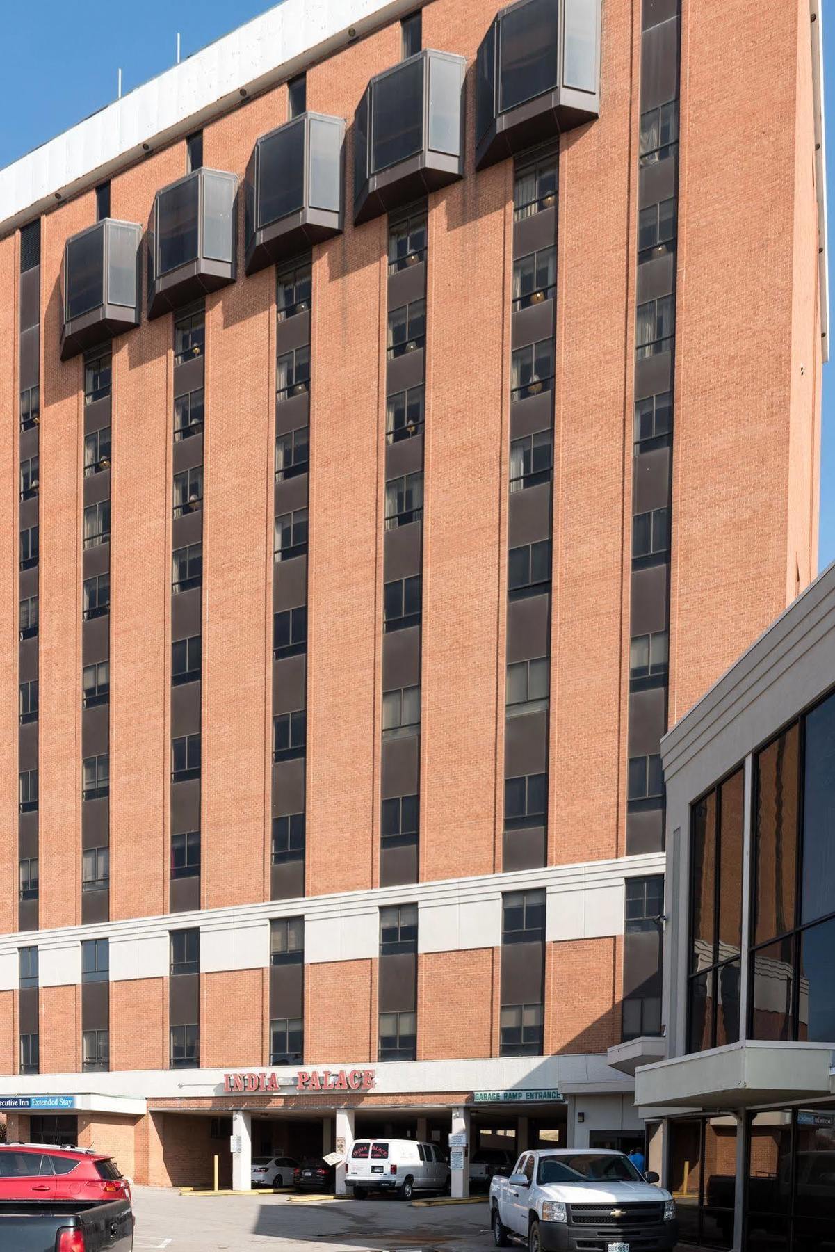Kaiser Hotel Bridgeton Exteriör bild